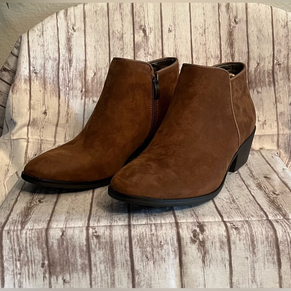 👠NWOT X Appeal Suede Woman’s Brown/Tan Boots Size 7 1/2
